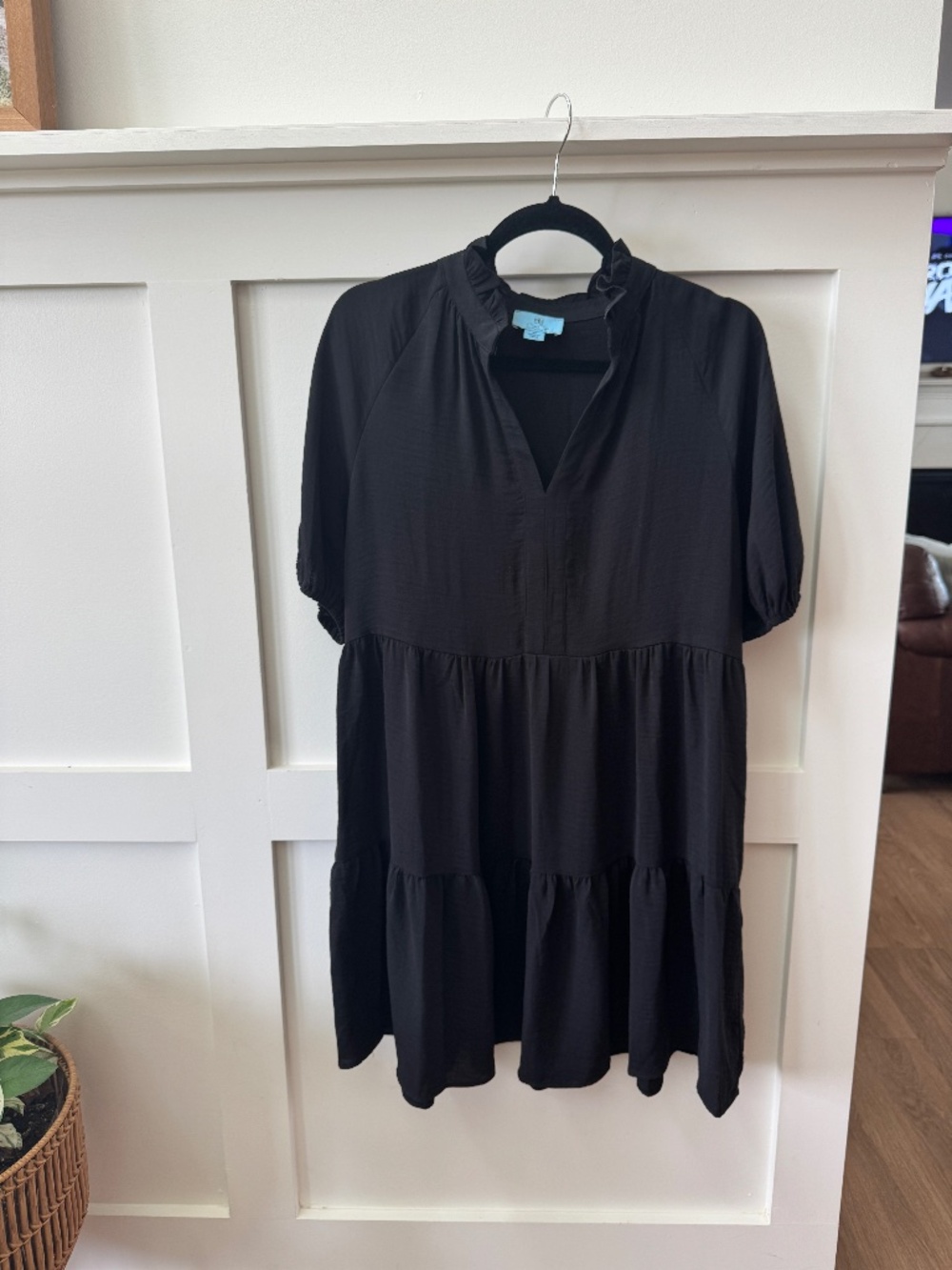 CeCe Black Tiered Ruffle Neck Short Sleeve Dress Size M